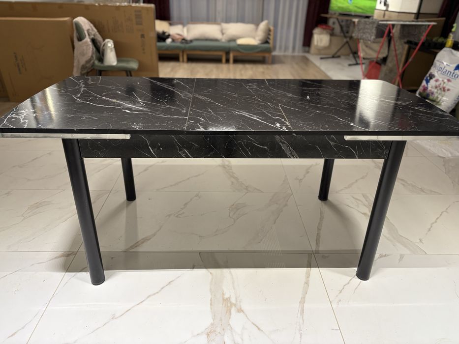 Продавам Трапезна маса разтегателна