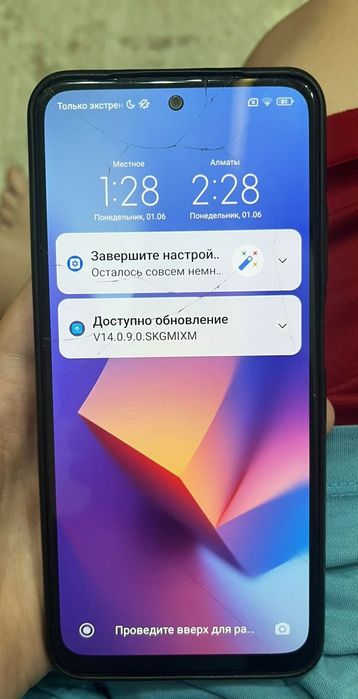 Редми нот 10 на экране есть трещины на работу не влияет