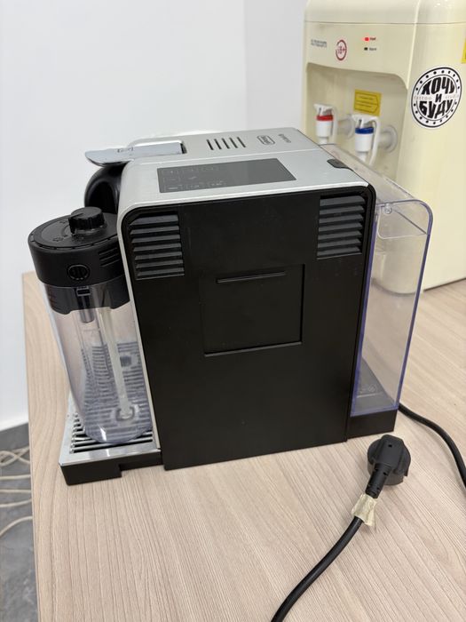 Кофемашина Delonghi Nespresso