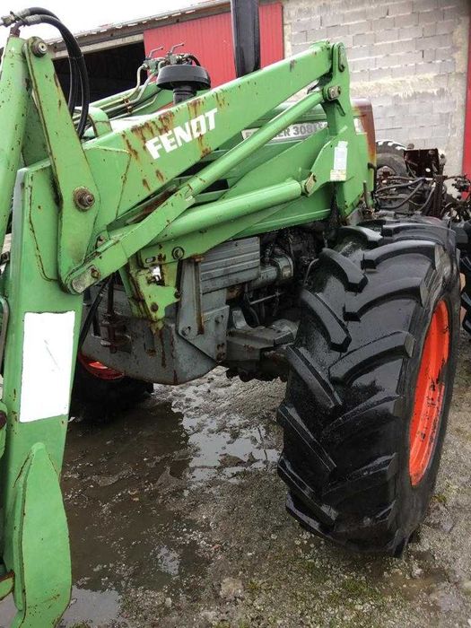 Dezmembrez Fendt 615