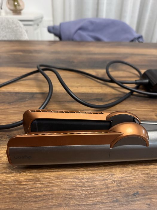 Aparat de indreptat parul AirStrait DYSON