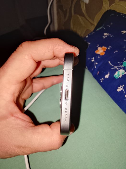 Iphone 15pro titan holati zoʻr hamma narsasi bor sotiladi.