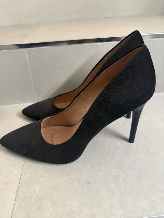 Обувки 40 и 39 като мови , еспадрилите Guess  са нови