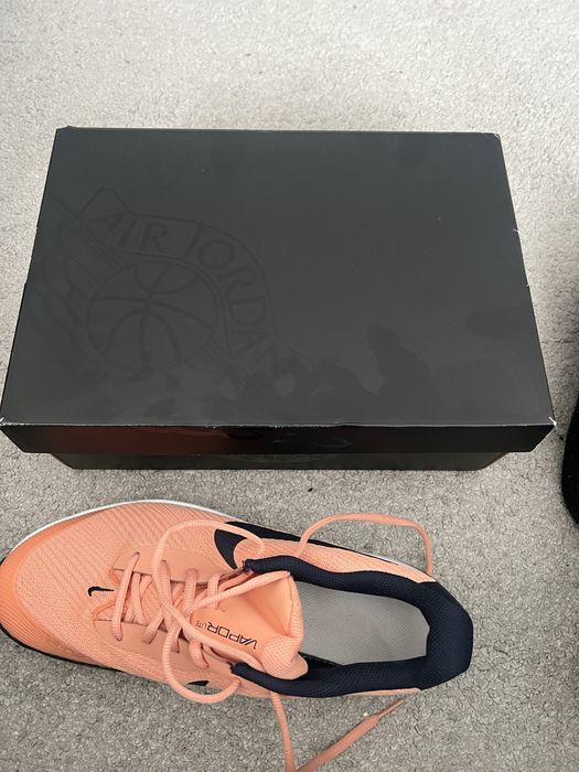 Нови Маратонки Nike за тенис на корт