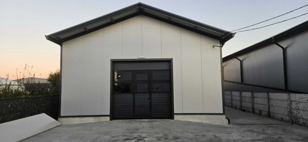 Hala/Spatiu Comercial de inchiriat !