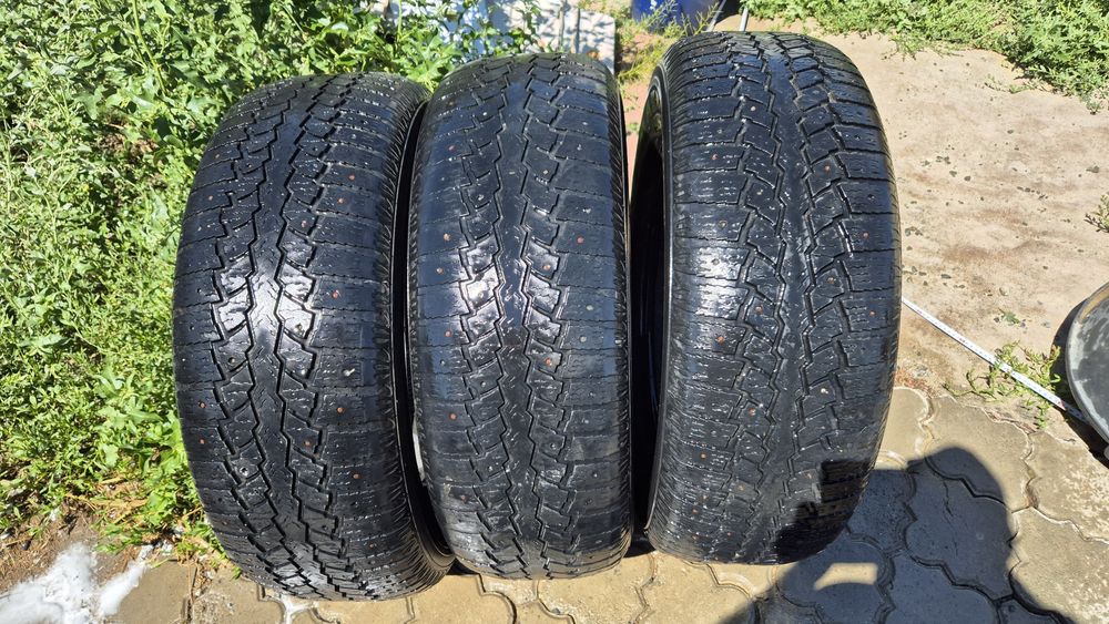 Шины 245х65х17 зимние шипованные