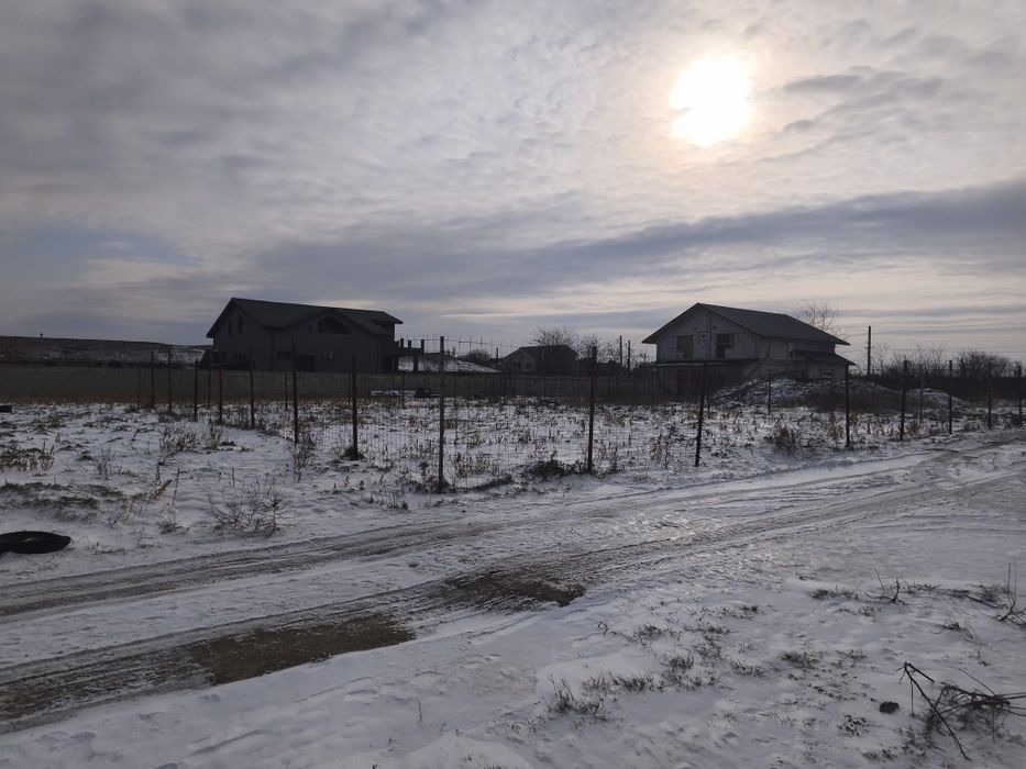 Tren intravilan casa