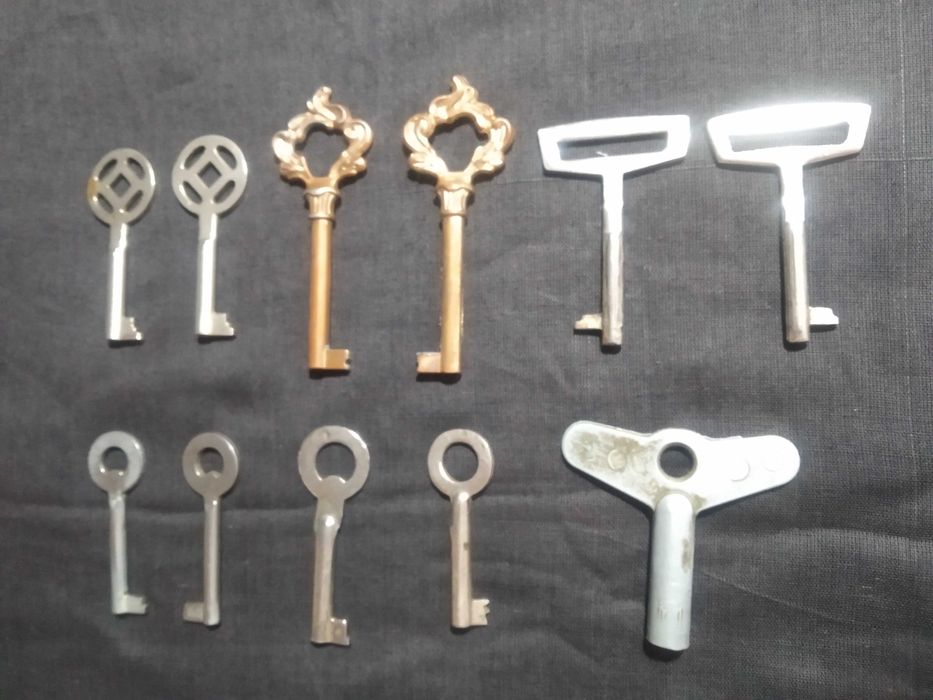 Ключи для шкафов,дверей,чемоданов разные