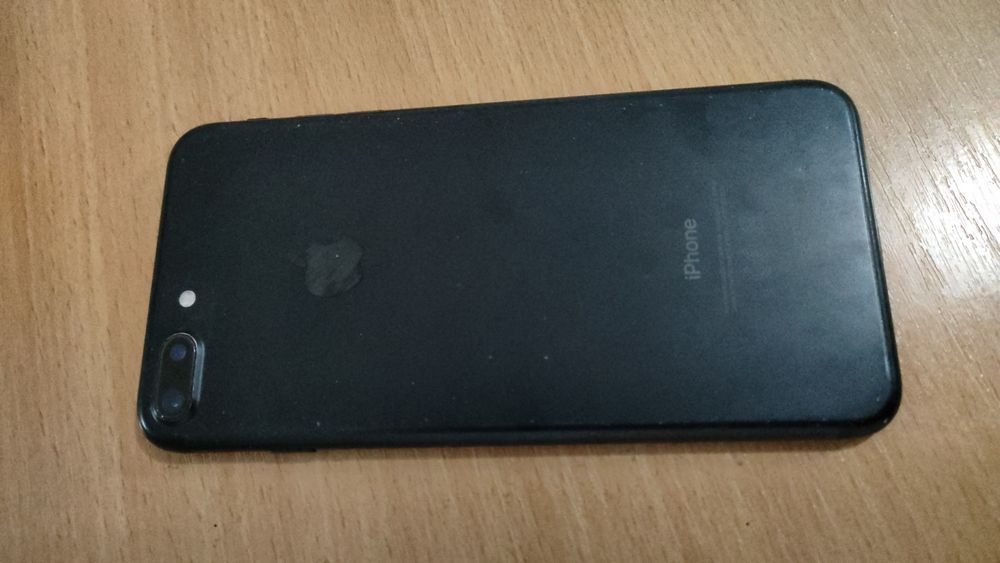 Продам Iphone 7+ 128gb