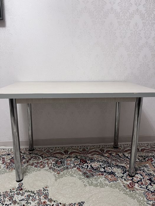 Продам стол 120\70 в хорошем состоянии