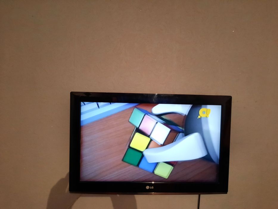 Продам жк телевизор LG