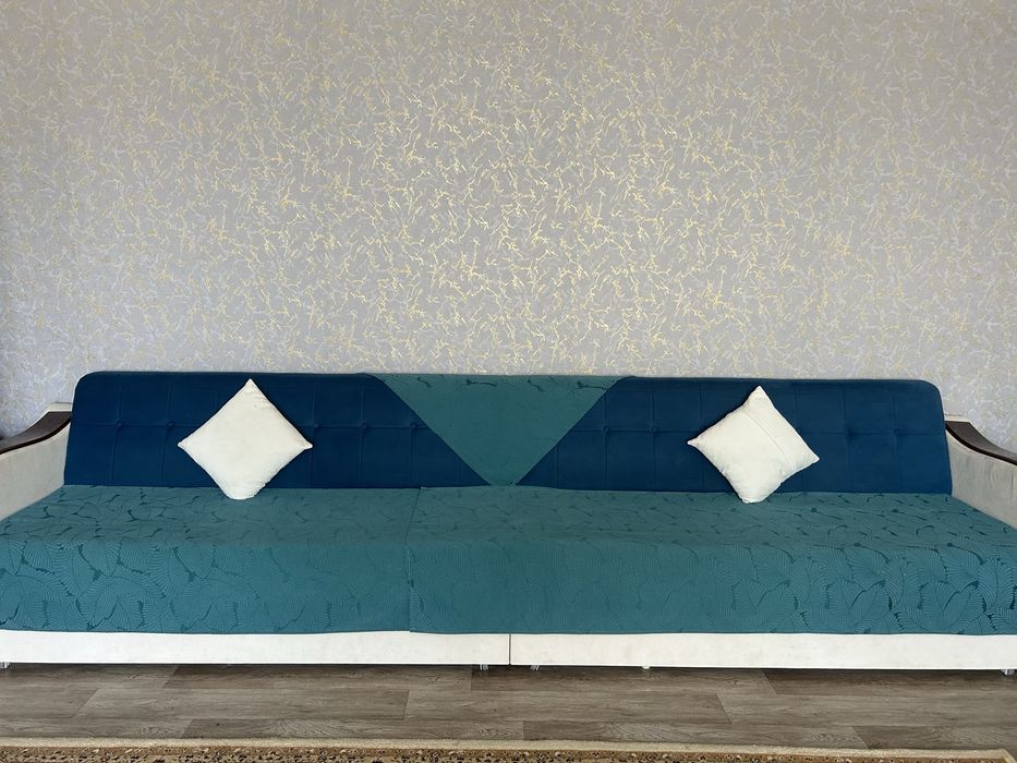 Продам диван в отличном состоянии за хорошую сумму.Цена 80000 тг .