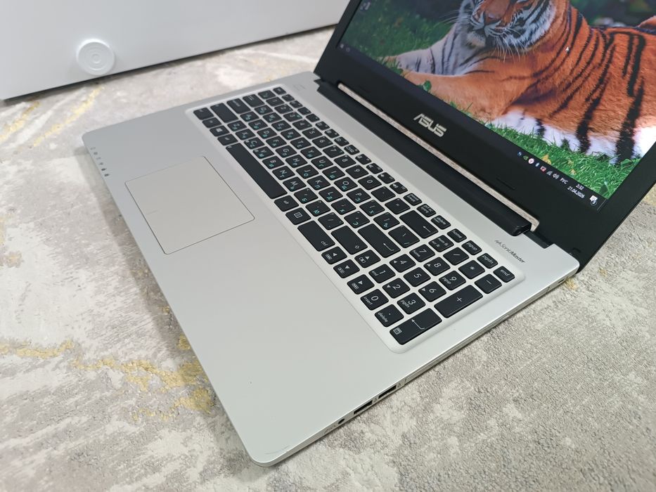 Ноутбук ASUS Core i5 SSD.