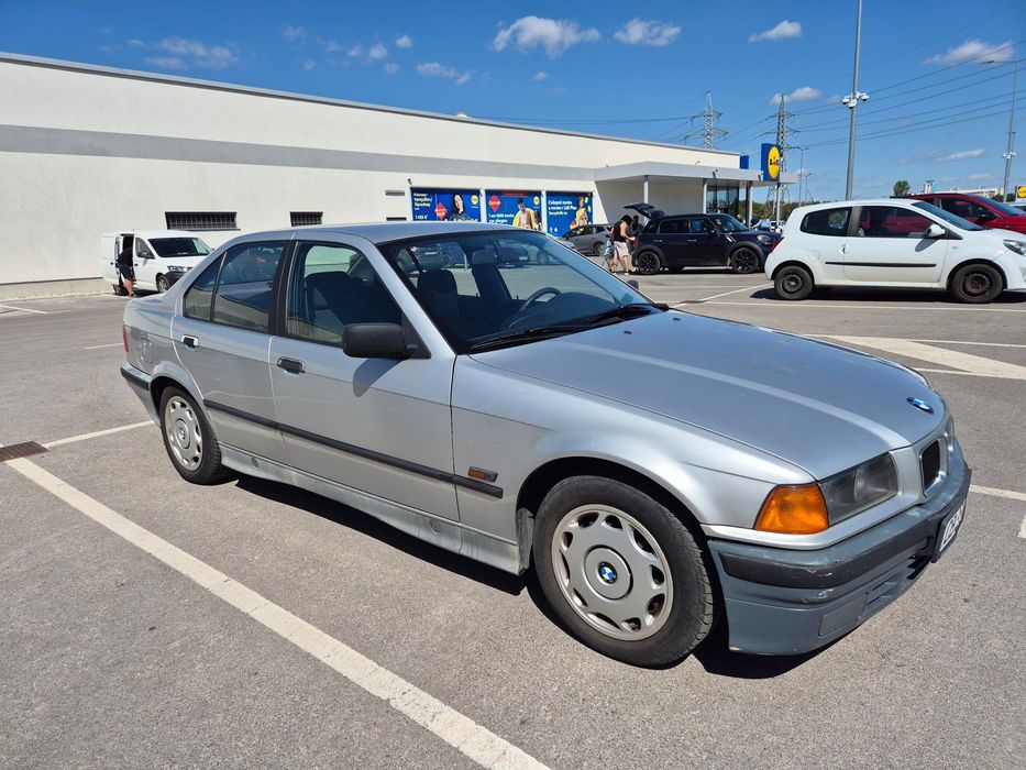 BMW E36 320i M50B20 бензин 1992г.
