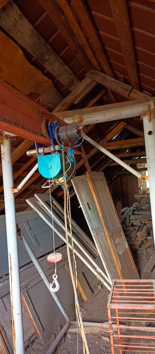 Кран в окно. Для работы на высоте.