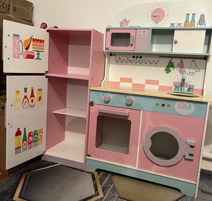 Деревянная кухня срочно продам