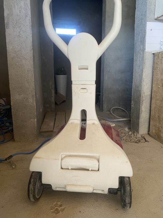 Робот пылесос для бассейна