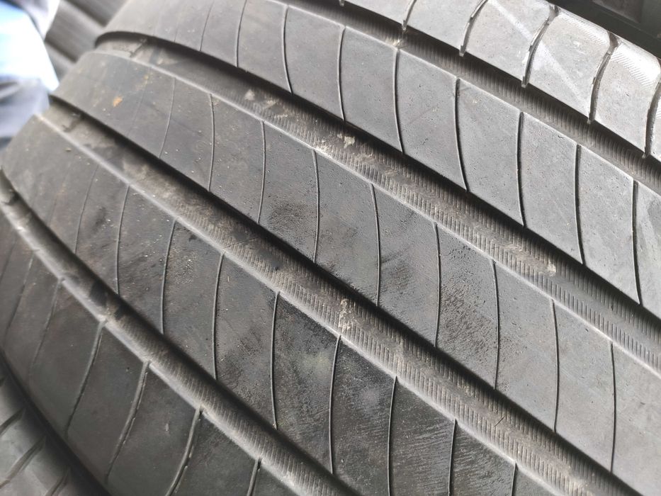 2бр Летни гуми 235 40 18 - Michelin