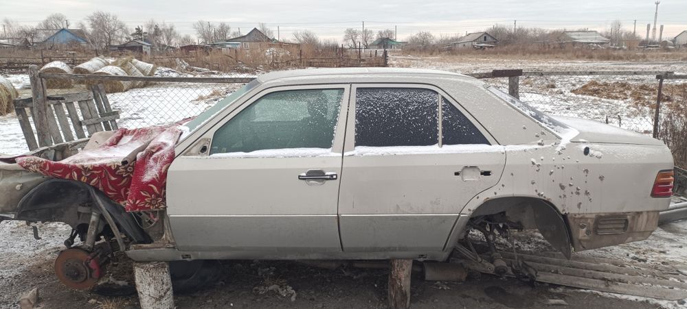 Продам мерседес 124