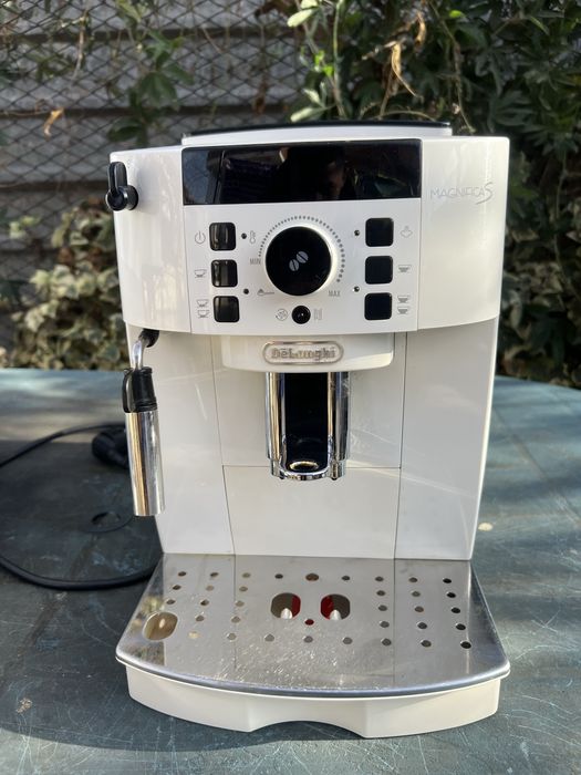 Кафемашини Миеле, Делонги