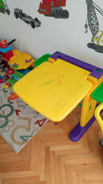 Masă activitate cu tabla magnetica și cariocă!