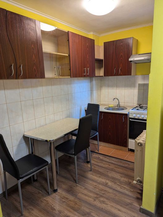Inchiriez apartament 3 camere Rogerius