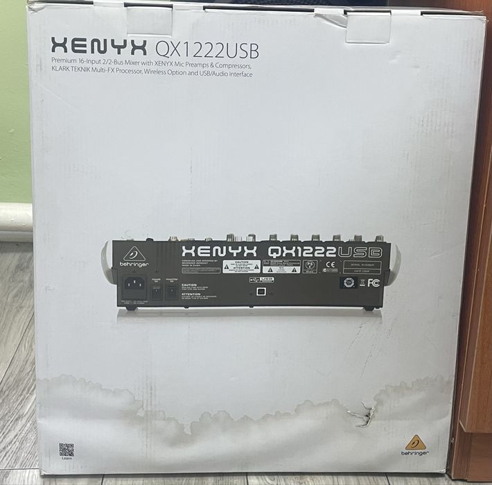 Микшерный пульт BEHRINGER Xenyx QX1222USB