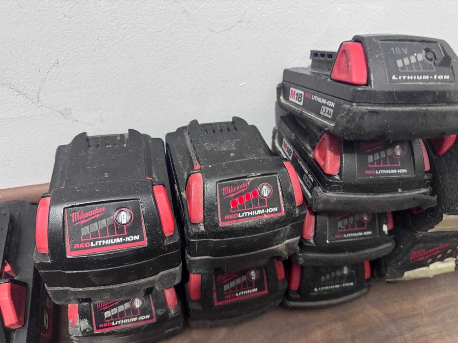 Acumulatori baterii Milwaukee Dewalt Makita