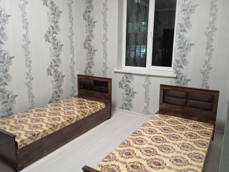 Санат-саройи олдида Янги курилган Дом.