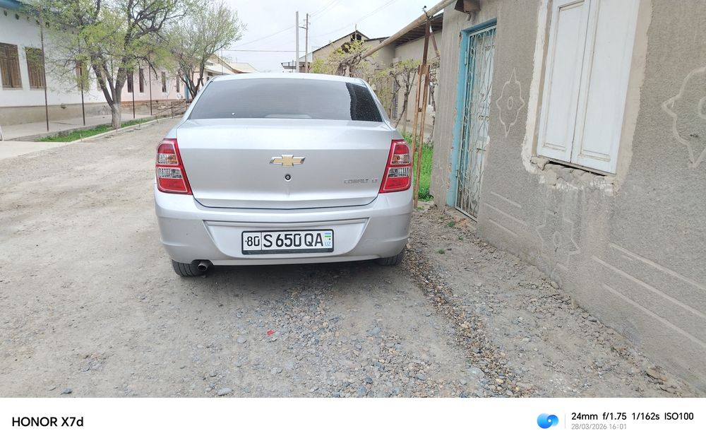 Mashina yaxshi holatda haydalgan ish uy