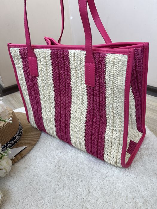 Tommy Hilfiger Guess