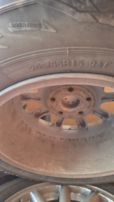 Прлдам резину с дисками на ауди