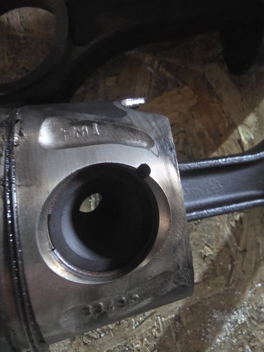 Piston cu biela Mercedes 2.2 CDI OM651 cod 65100