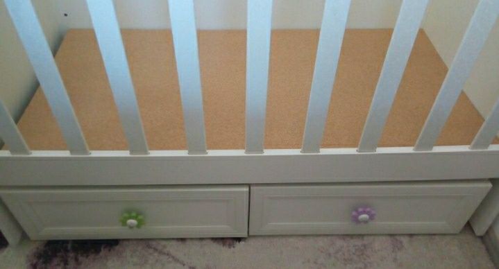 Детска кошара Тони / бебешко легло с люлеещ механизъм