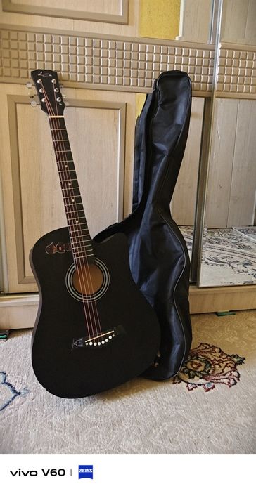 gitara qora. orginal