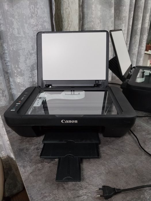 Продам цветной принтер Canon pixma e414