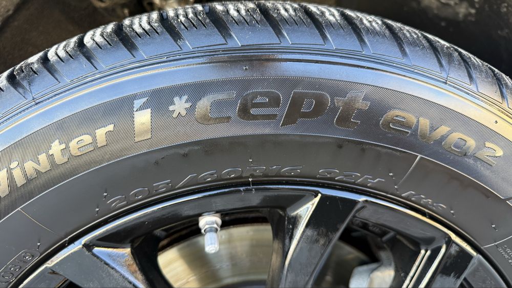 Гуми с Джанти Кия Хюндай Hankook