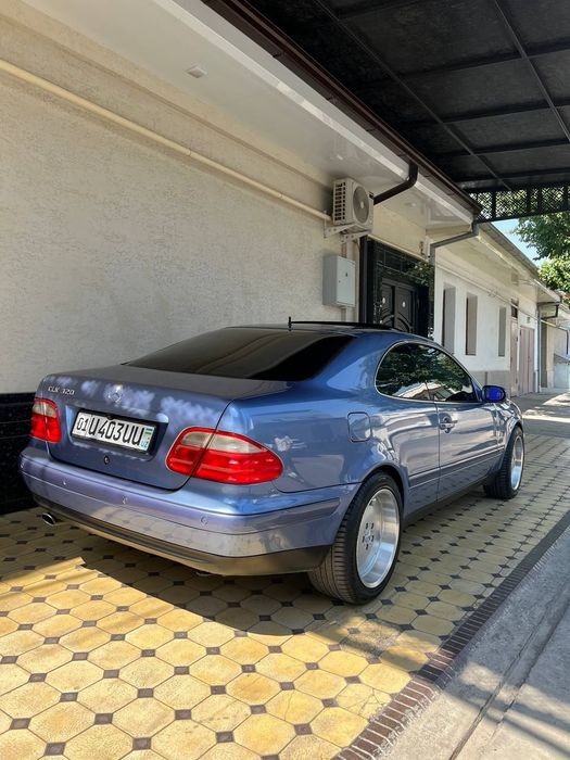 Mersedes e320 coupe
