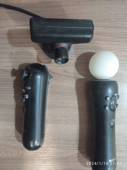 Продаю PS3 с оборудованием и 2 джостиками