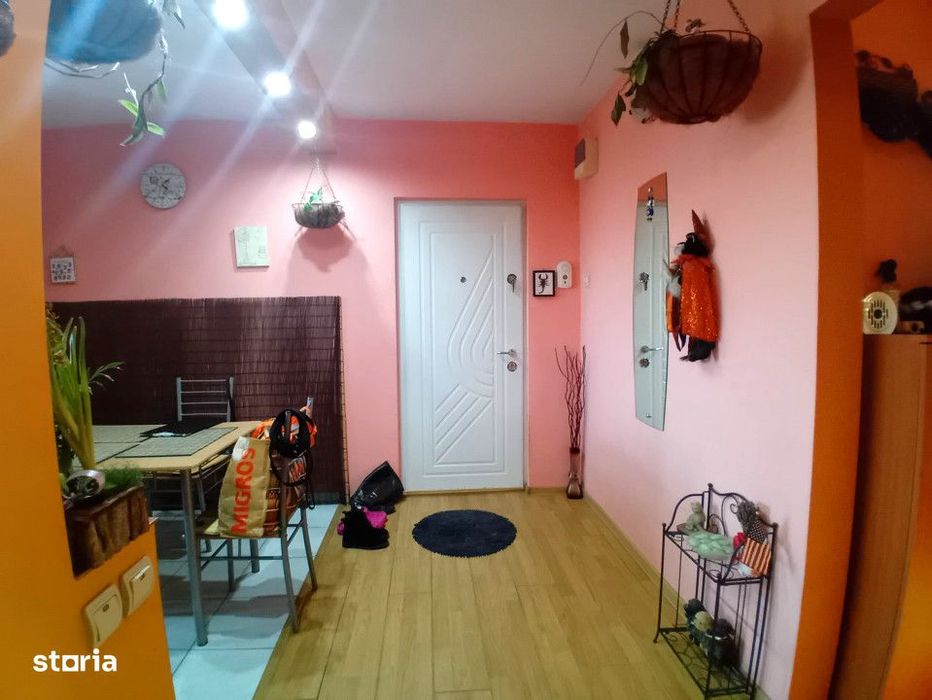 Apartament 3 camere, cartier Intre Lacuri, 2 balcoane, etaj intermedia