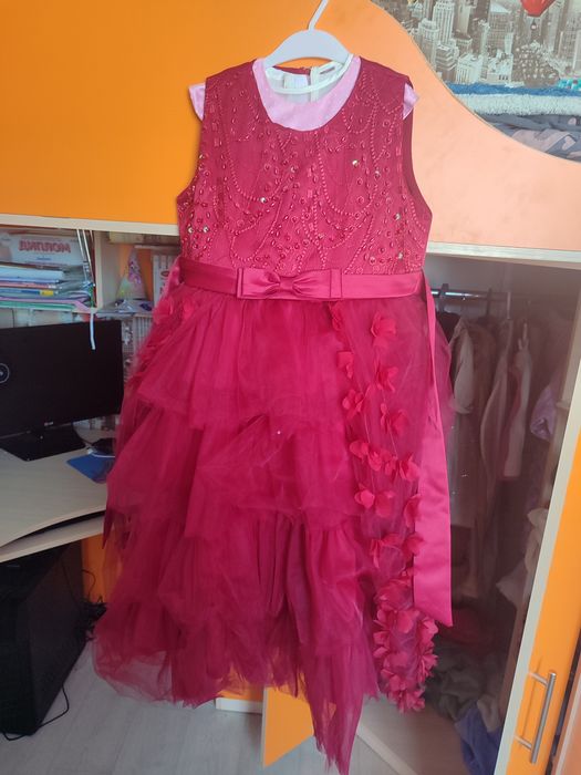 Продам платья для девочек