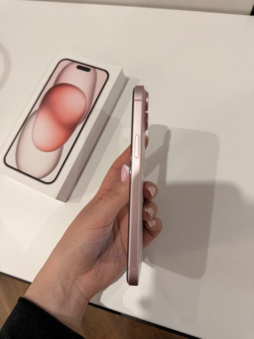 Iphone 15 plus розового цвета