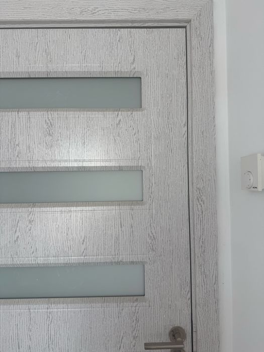 2 uși interior + tocuri reglabile – stare foarte bună