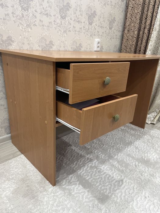 Продам Офисный стол