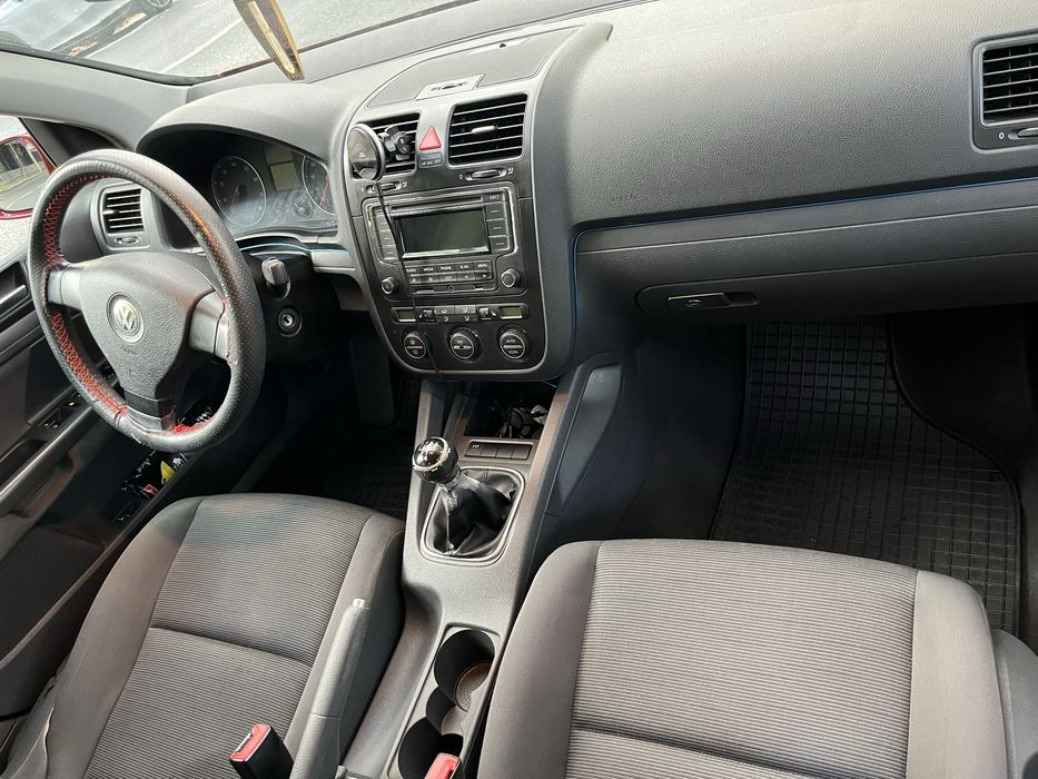 VW Golf 5 1.4 benzina (negociabil)