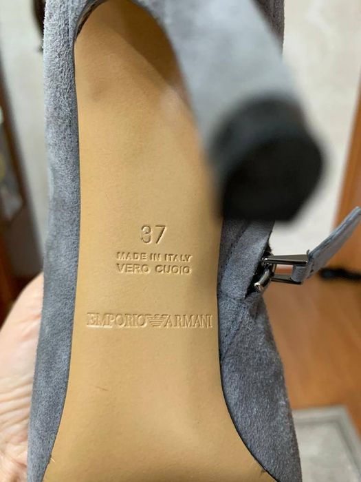 Продам ботильоны Armani