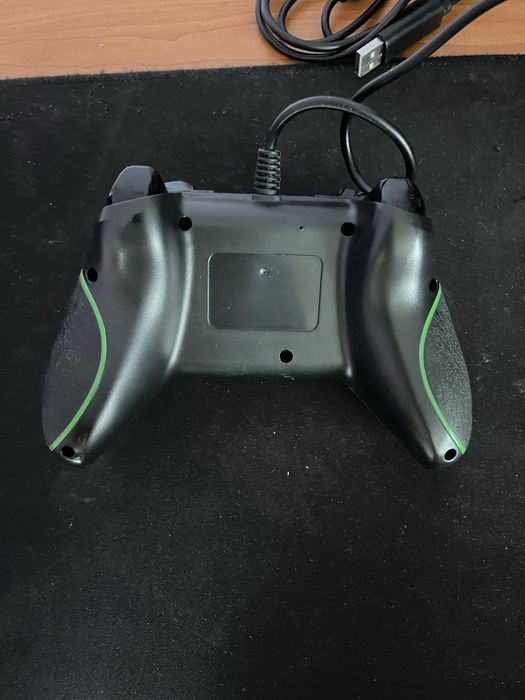 Myria gamepad cu fir