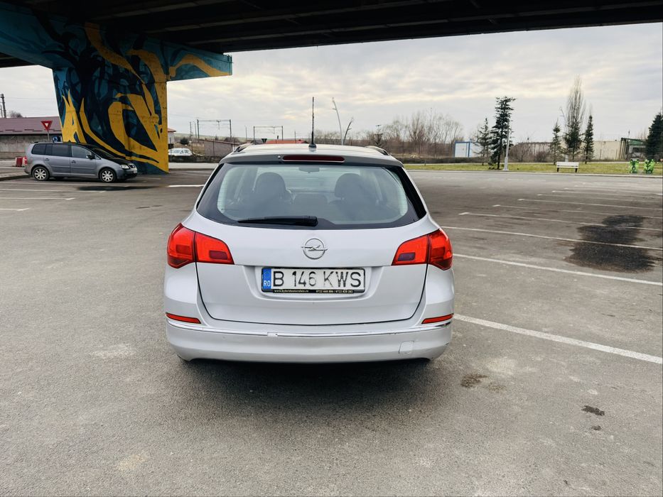 Opel Astra J SportsTourer Euro6 1.6Cdti