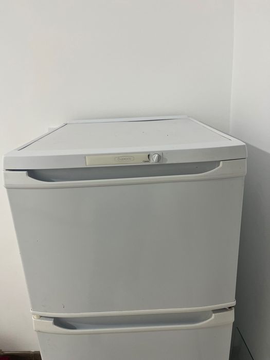 Холодильник  белый