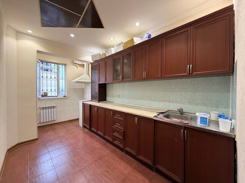 Продажа 3/7/9 на Юнусабад Бадамзар, 3 хонали сотилади